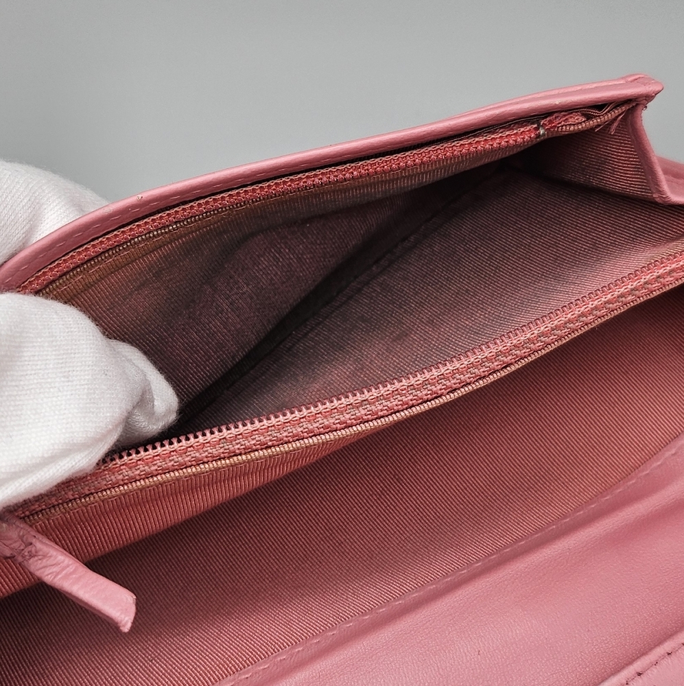 🩷CHANEL Pink Quilted Leather Wallet🩷 - Picture 14 of 16